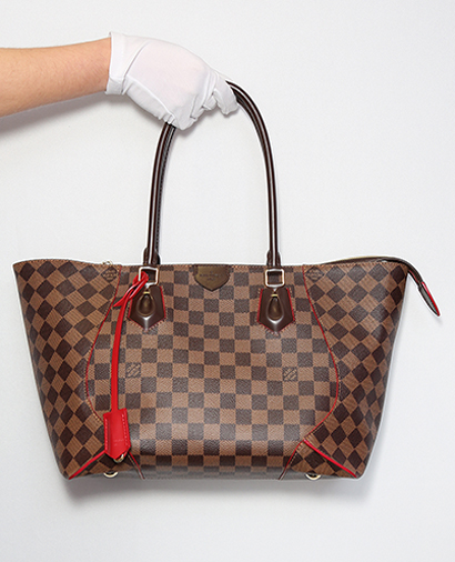 Caissa Tote PM, front view